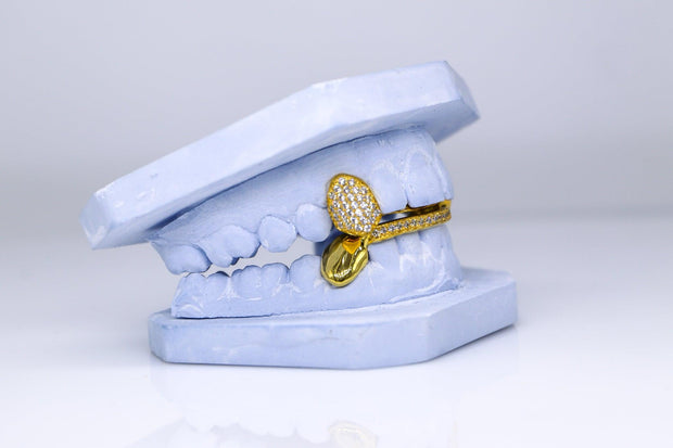 One Row Diamond Bar With Two Diamond Teeth Grillz